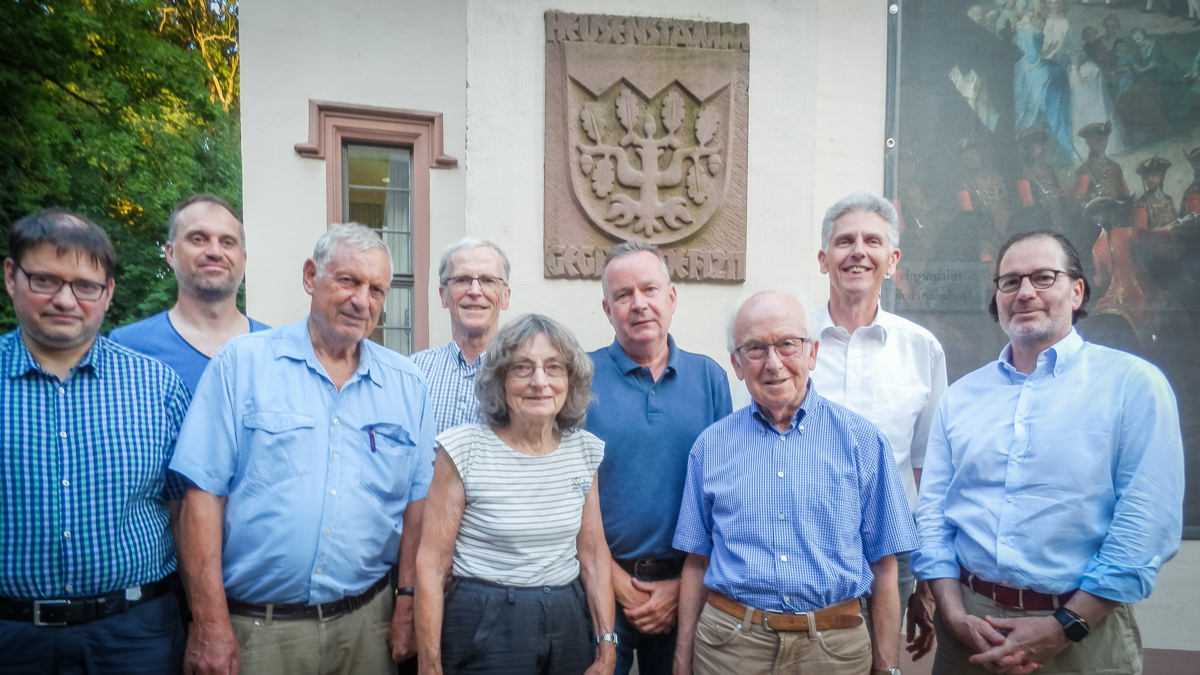 Der neu gewählte Vorstand der FDP Heusenstamm  v.l.n.r. Stefan Fehrenbach, Peter Rüger, Manfred Ester, Dr. Rudolf Benninger, Gertrud Steiner, Fabian Engler, Dr. Rolf Bollinger, Uwe Klein und Ernestos Varvaroussis. Es fehlen: Stefan Joe, Julia Laubner und Tobias Webert 